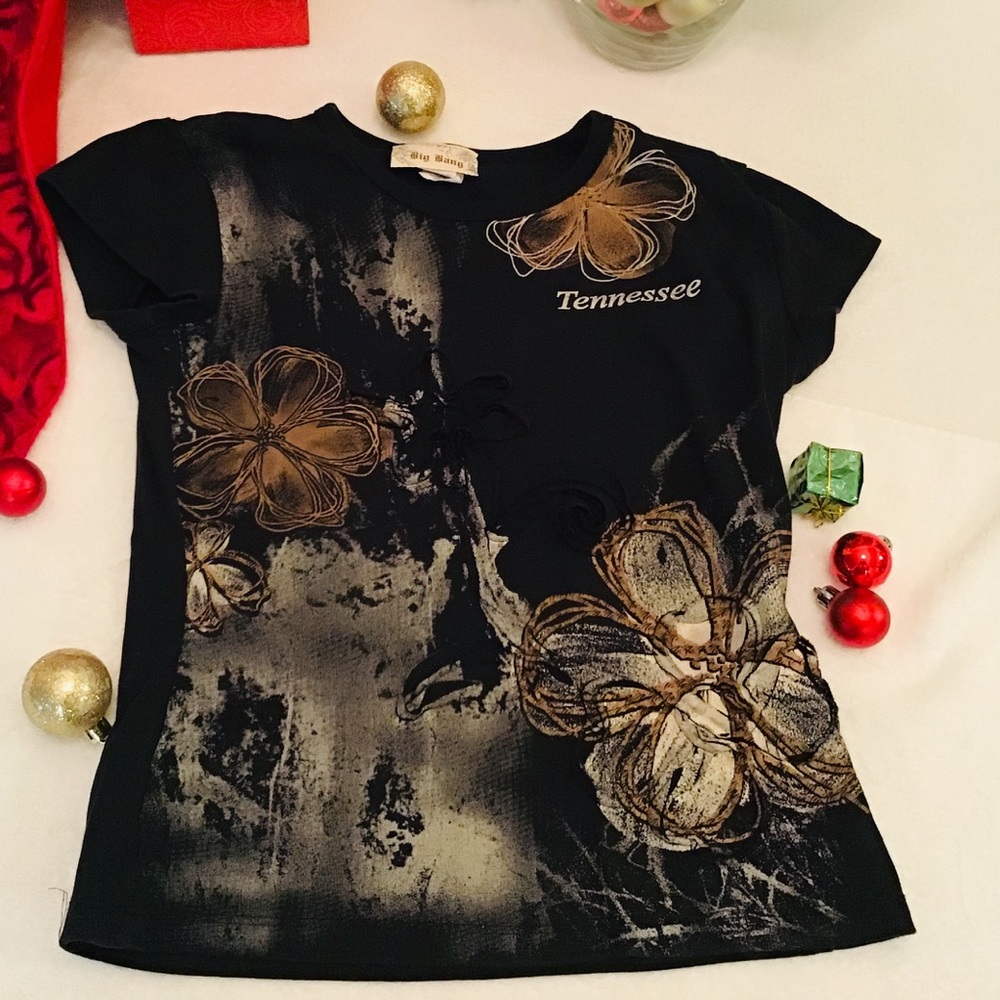 Girls souvenir T-shirt from Tennessee.